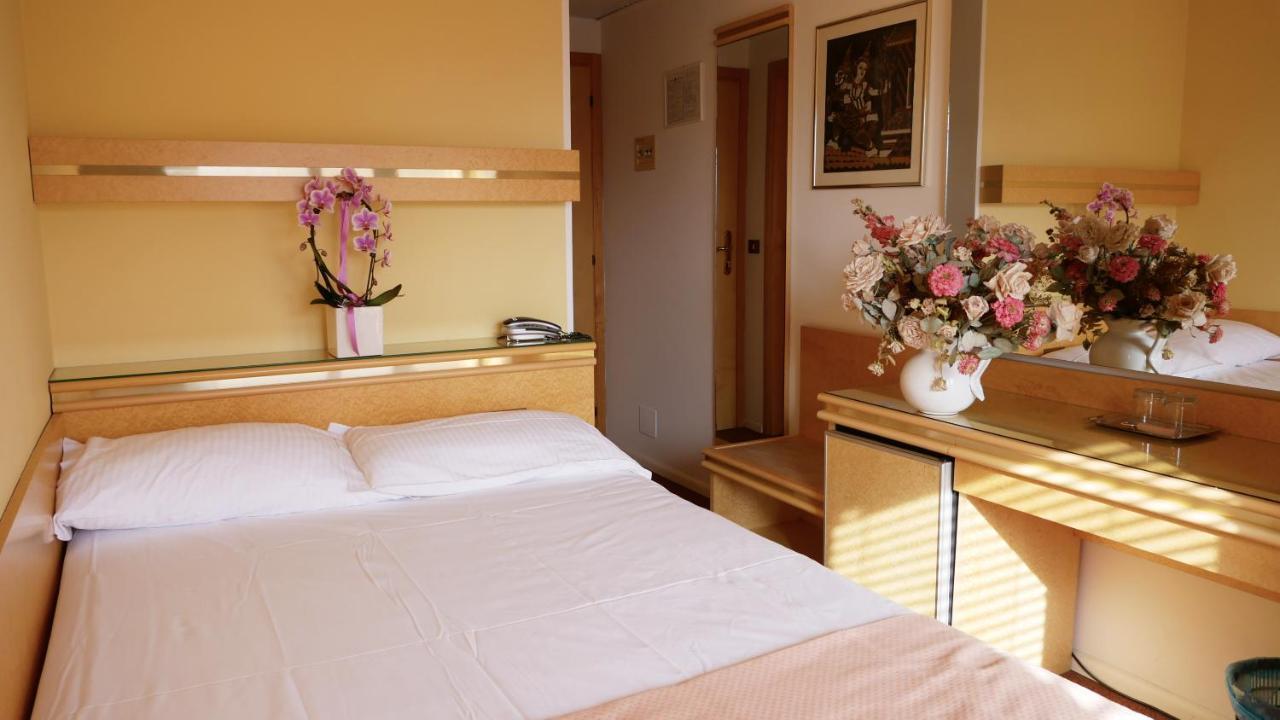 Hotel Antares Grado Exterior photo